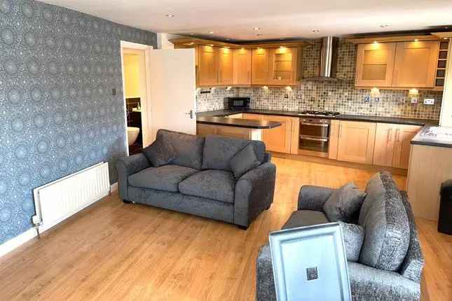 Flat to rent in Middlesex Gardens, Kinning Park, Glasgow G41