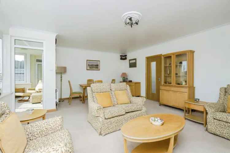 Three Bedroom Apartment near Beacon Shopping Centre Eastbourne