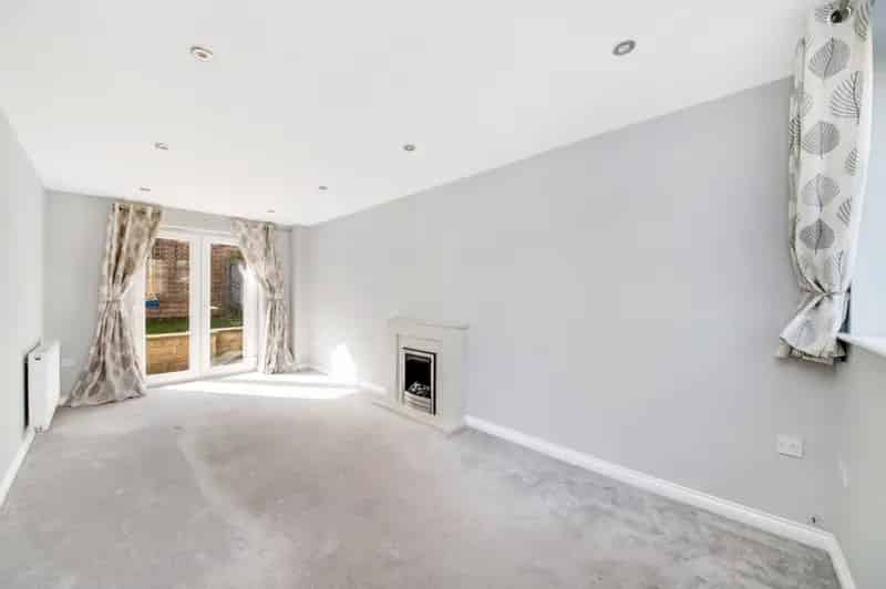 5 bedroom House
 For Sale