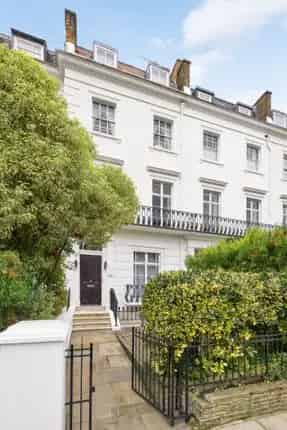 Terraced House for Sale in London SW3