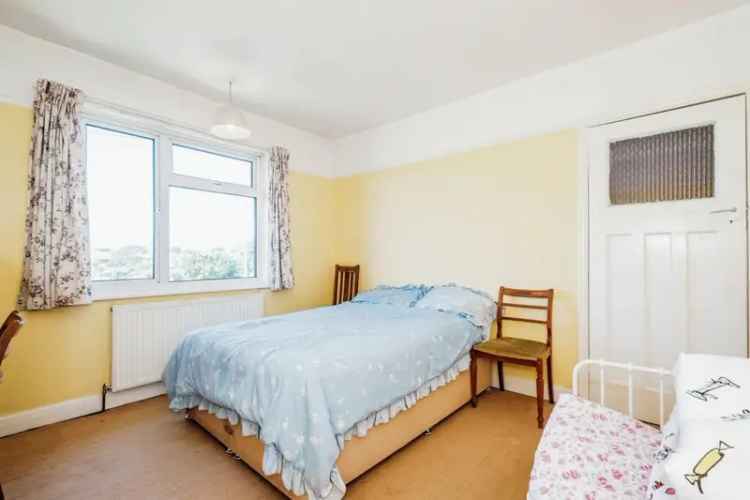 Family Home Chain Free 3 Beds 2 Baths Large Garden