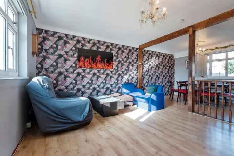 3 Bedroom Semi Detached House South Bedford