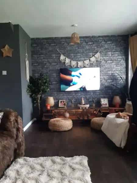 Redhill Maisonette Near Shops Schools Parks and London Transport