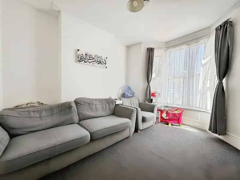3 bedroom Mid Terrace House for sale, London, E6