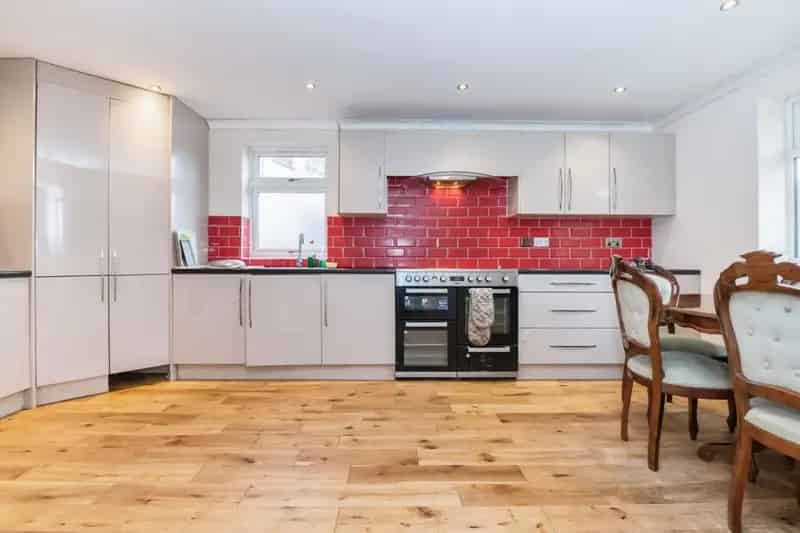 Charming 4-Bedroom Extended Family Home Eastleigh