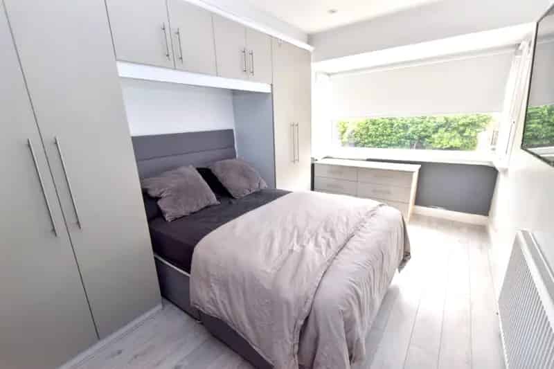 Spacious 3 Bedroom Mid-Town House Near Leeds City Centre