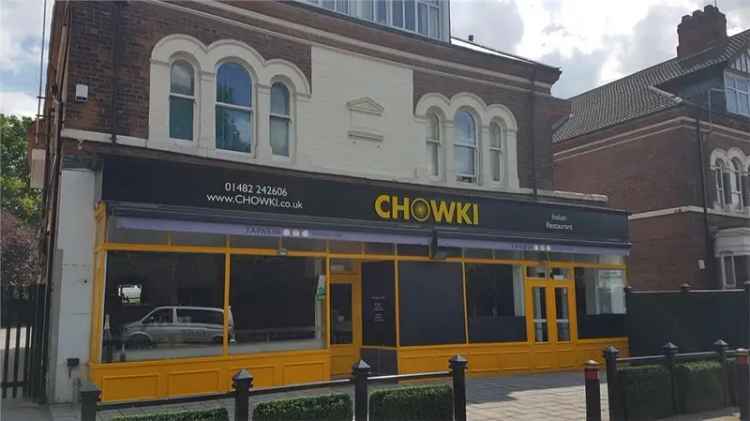 Restaurant with 6 Apartments - Investment Opportunity