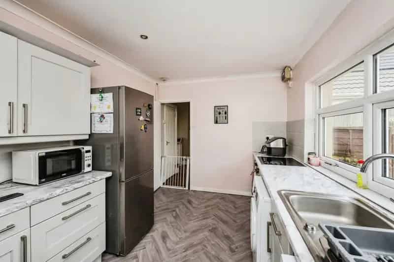 3 Bedroom Semi Detached Dorma Bungalow Cefn Glas