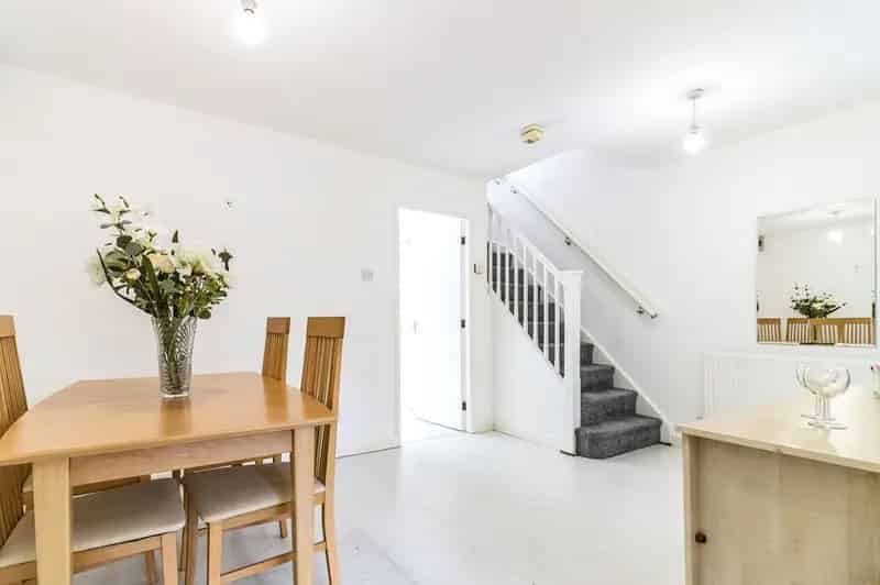 3 Bedroom Semi Detached House to Rent Salford M3