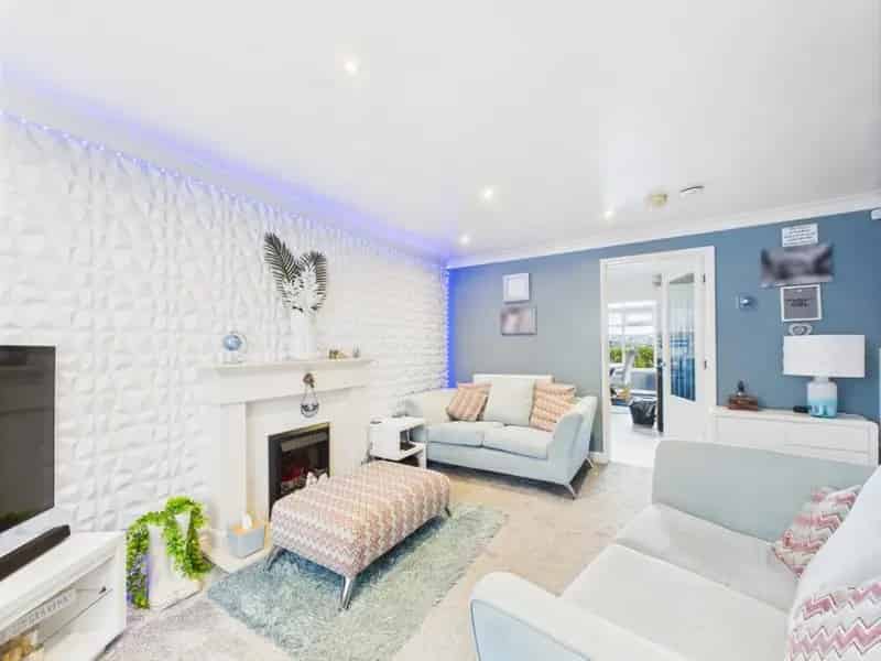 3 Bedroom House For Sale Near Shipley Train Station