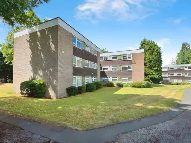 3 Bedroom Flat for Sale Sutton Coldfield