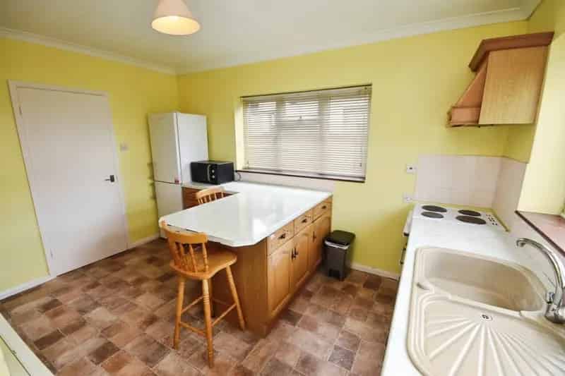 2 Bed House with Garage and Garden - Modern Auction