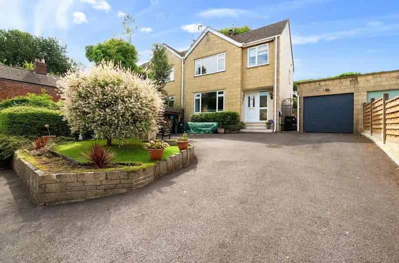 3 Bedroom Semi Detached House for Sale in Woodmancote