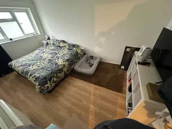 1 Bedroom Ground Floor Flat with Communal Garden