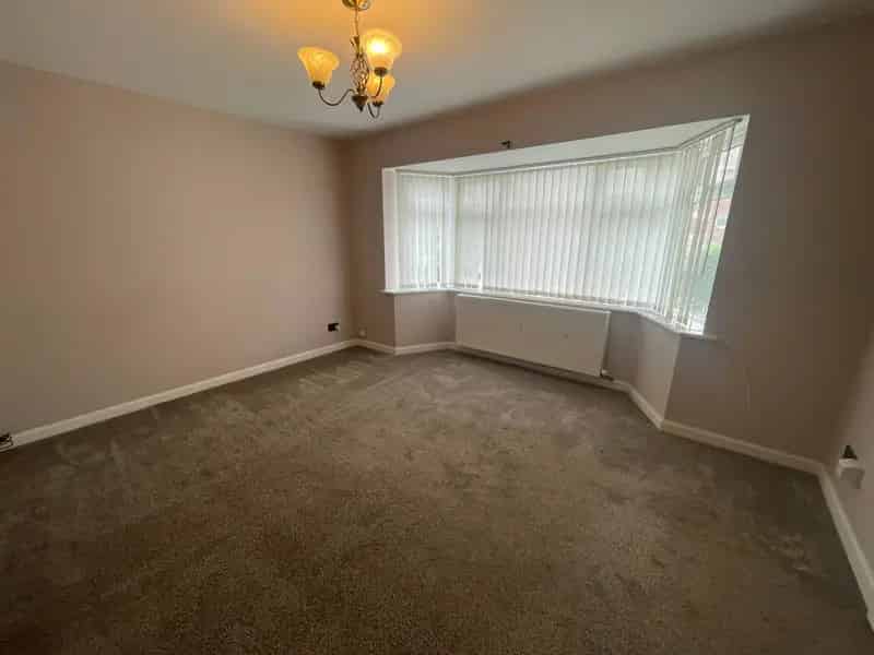 3 Bed House Gas Central Heating Double Glazing Off Street Parking