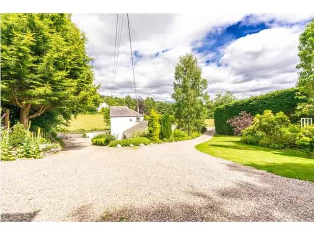 Luxury Boutique Hotel and Cottage for Sale