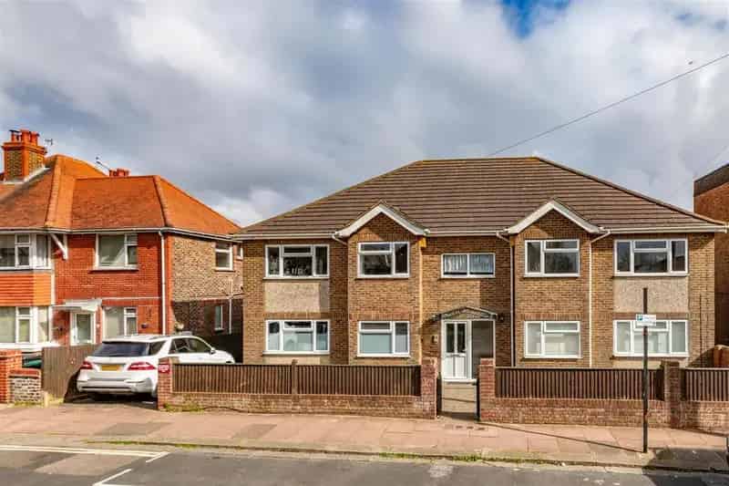 2 Bedroom Flat to Rent Modern Stylish Ground Floor