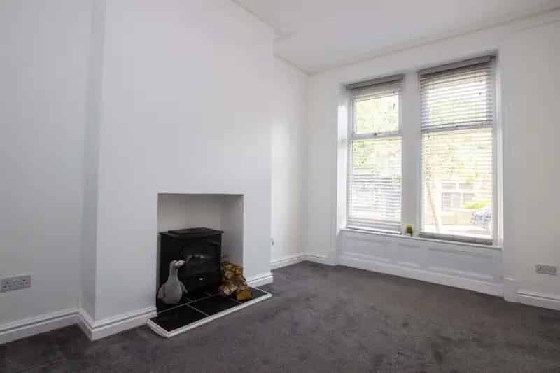 2 bedroom House
 For Sale 
Total Size: 947 SQ FT