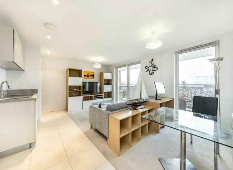 Flat For Sale in London, England