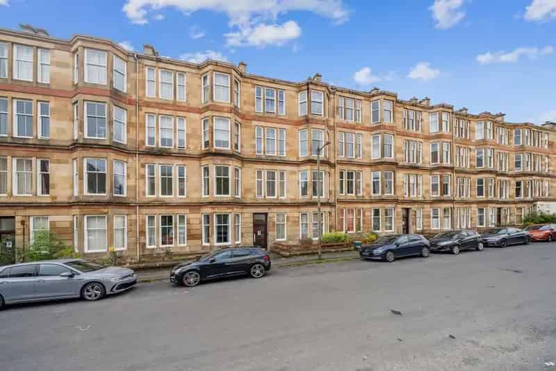 2 Bedroom Flat for Sale in Shawlands