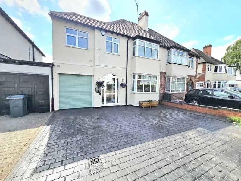 4 Bedroom Semi-Detached House for Sale