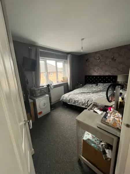 2 Bed First Floor New Build Flat Large Car Park