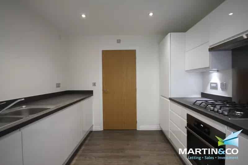 2 Bedroom Flat To Rent Available May 16 2025
