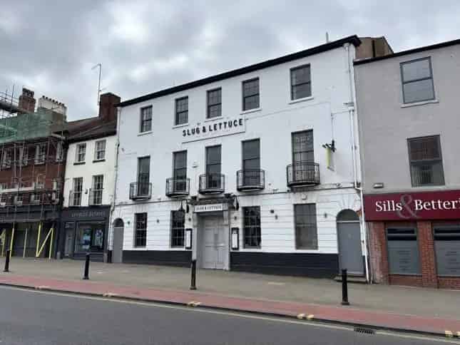 Grade II Listed City Centre Public House with Function Room