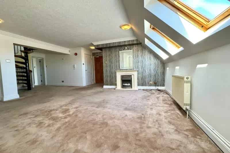 Luxury Penthouse Apartment Lower Meads Eastbourne 3 Ensuite Bedrooms Roof Terrace