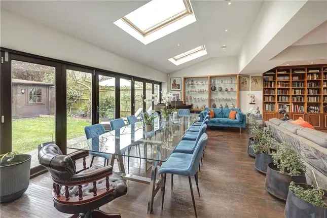 Detached House for Sale in Copse Hill West Wimbledon SW20