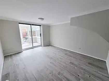 2 Bedroom House 84m2 Cardiff Modern Shower Room Conservatory