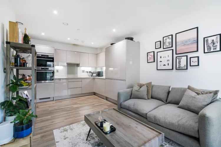 River Thames Property near Wandsworth Town