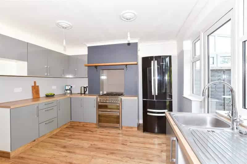 3 Bedroom Semi-Detached House for Sale Chain Free