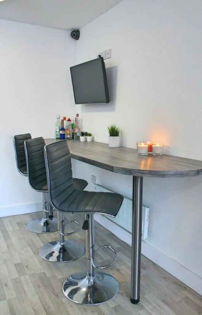 5 Bedroom House Share Modern Amenities Bills Included