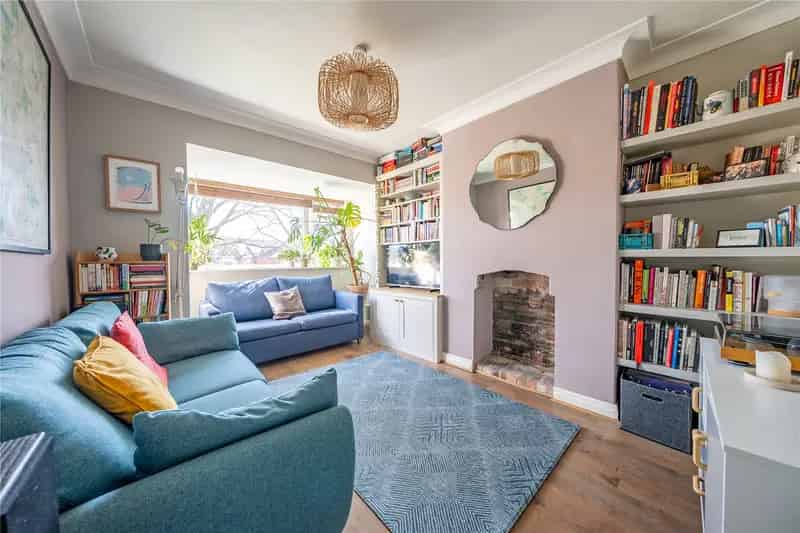 1934 Art Deco Semi-Detached Home with Roof Terrace and Garden