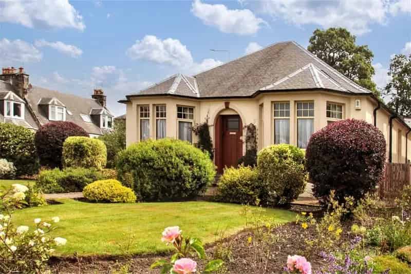 3 Bed Detached Bungalow Near City Centre and Railway Station