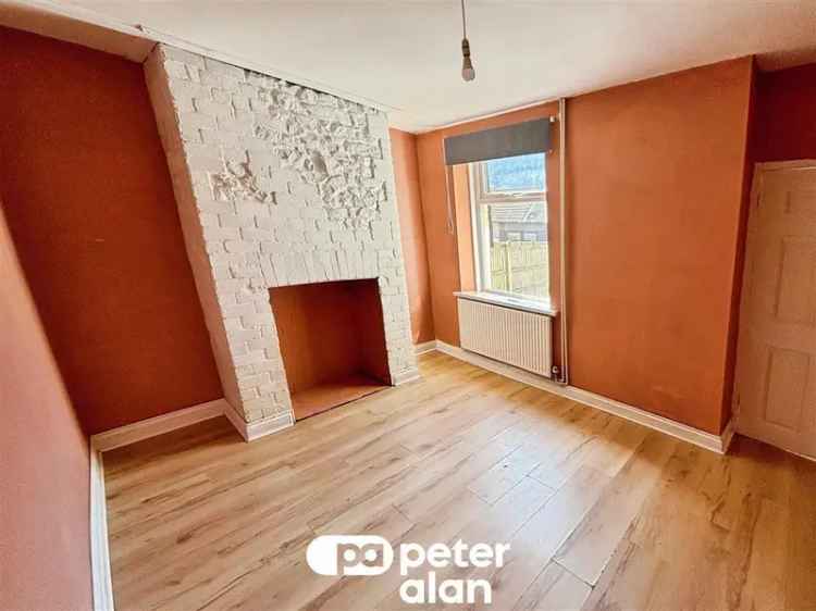3 Bedroom Mid Terrace House April Move In