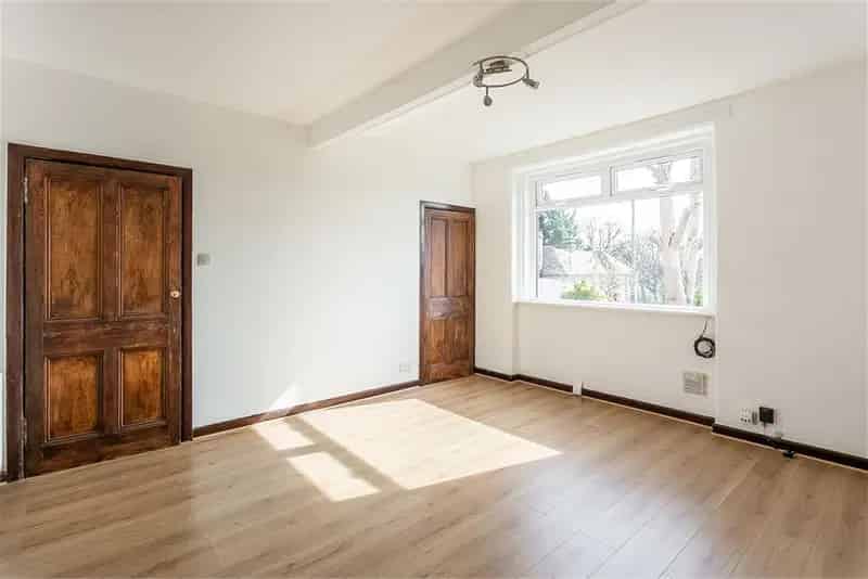 3 Bed Semi-Detached House with Garden - Modern Kitchen & Bathroom