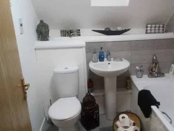 King Size Maisonette 3 Bed Semi Rural Detached House New Kitchen New Bathroom