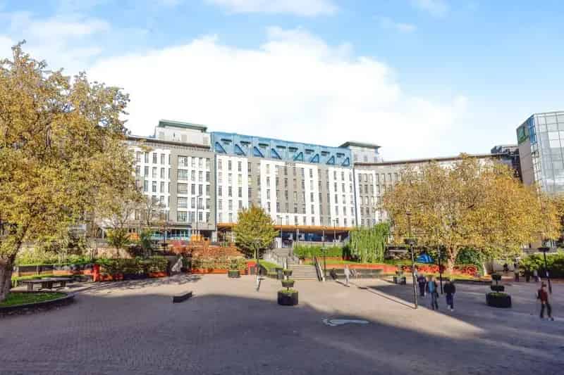 2 Bedroom City Centre Apartment Near Cabot Circus - Zero Deposit
