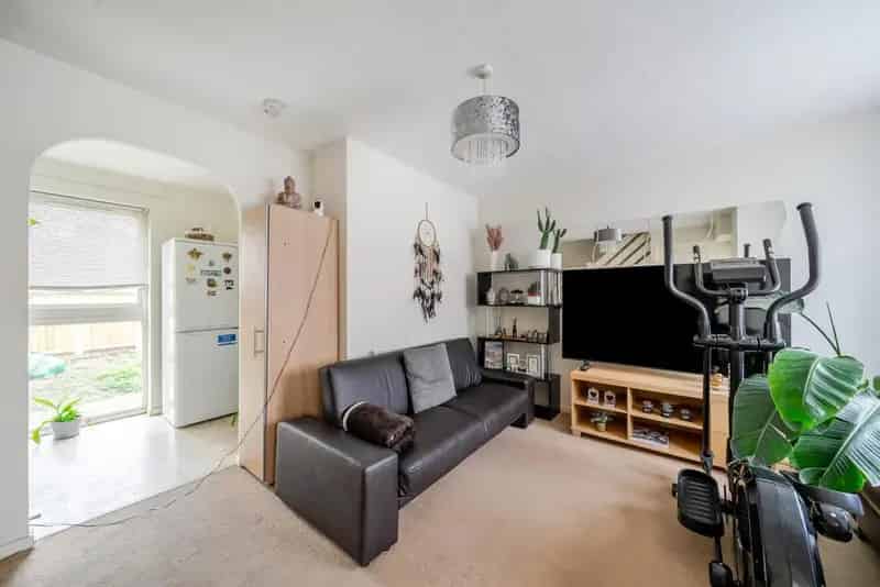 2 Bed House in Clipper Quay Development - Canary Wharf