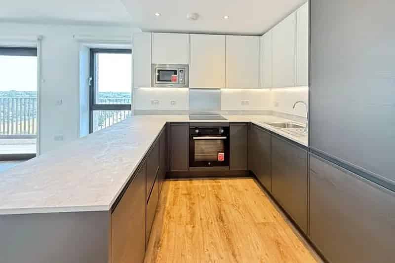 Harlow 2-Bed Apartment - Zero Deposit Available