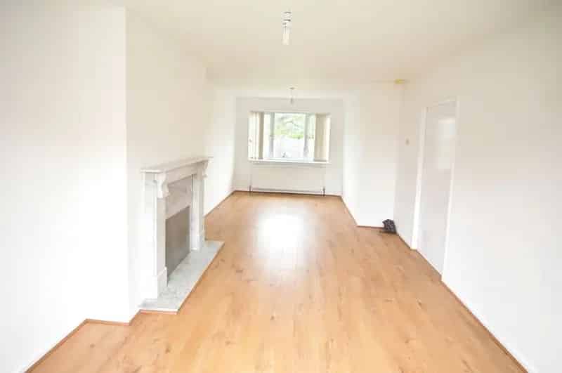 3 Bedroom Semi Detached House for Rent Chesterfield