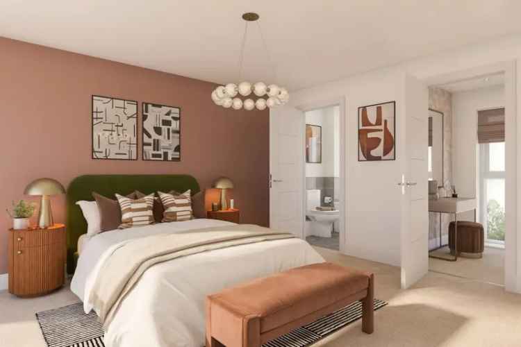 5 Bed Detached Home with Triple Aspect and Ensuite