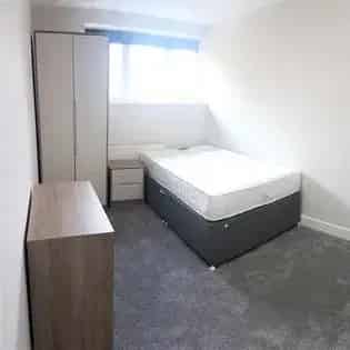 4 Bedroom Student Flat Manchester - Fully Furnished