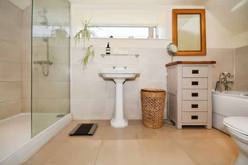 Sheriff Lodge Bed & Breakfast: Historic Guesthouse for Sale in Matlock