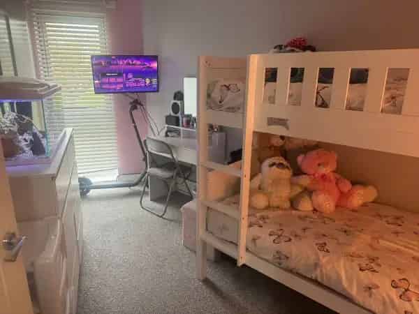 2 Bed New Build Apartment Near Park and Shops