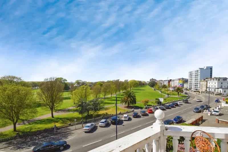 Stunning Sea View Apartment Two Bedrooms Two En-Suites Lennox Mansions