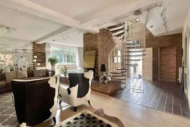 Detached house to rent in Hendon Wood Lane, London NW7