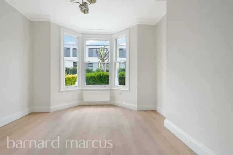Stunning 2-Bed Flat in Balham Hearville Road